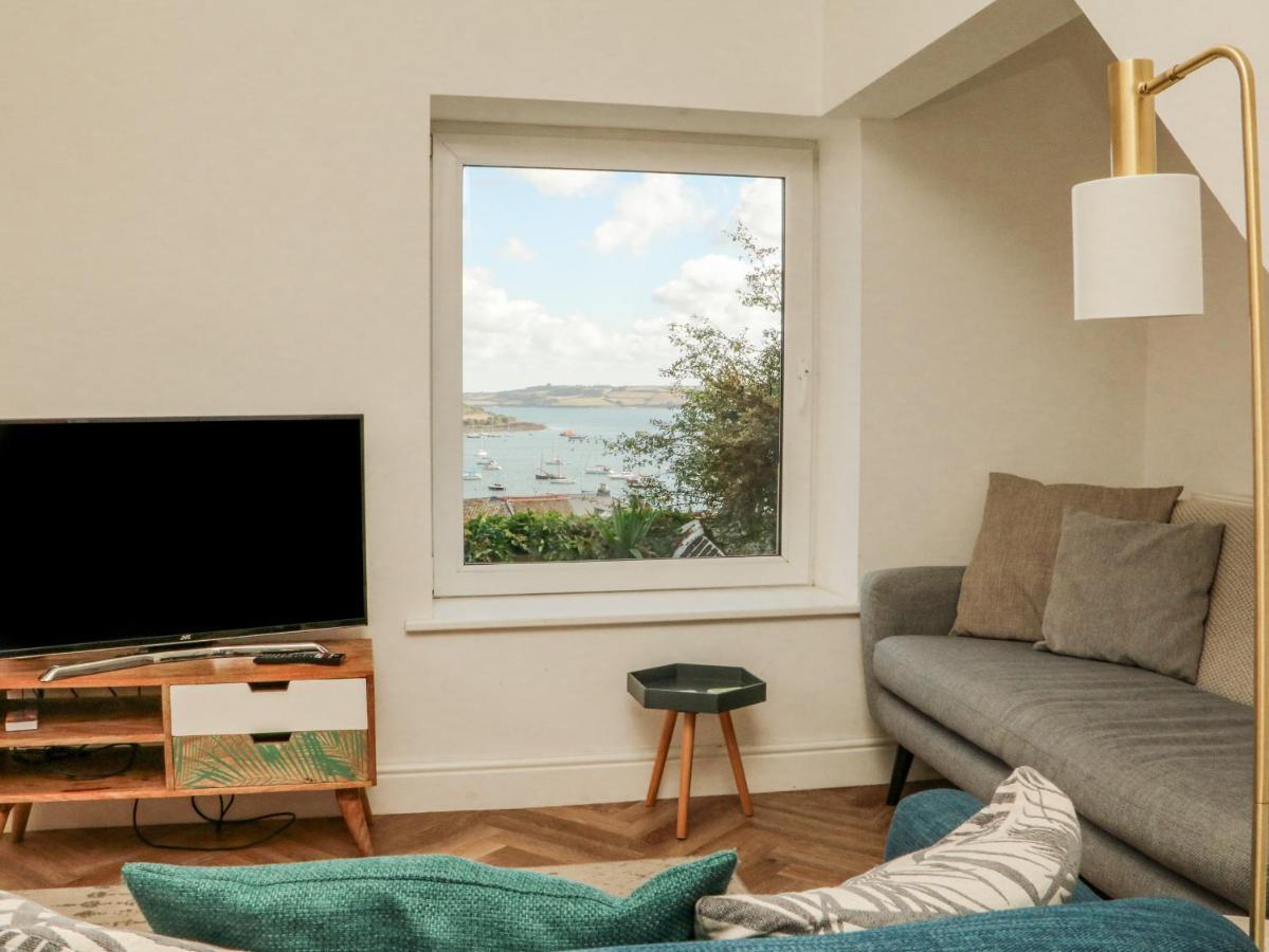 Villa Through The Porthole à Falmouth Extérieur photo