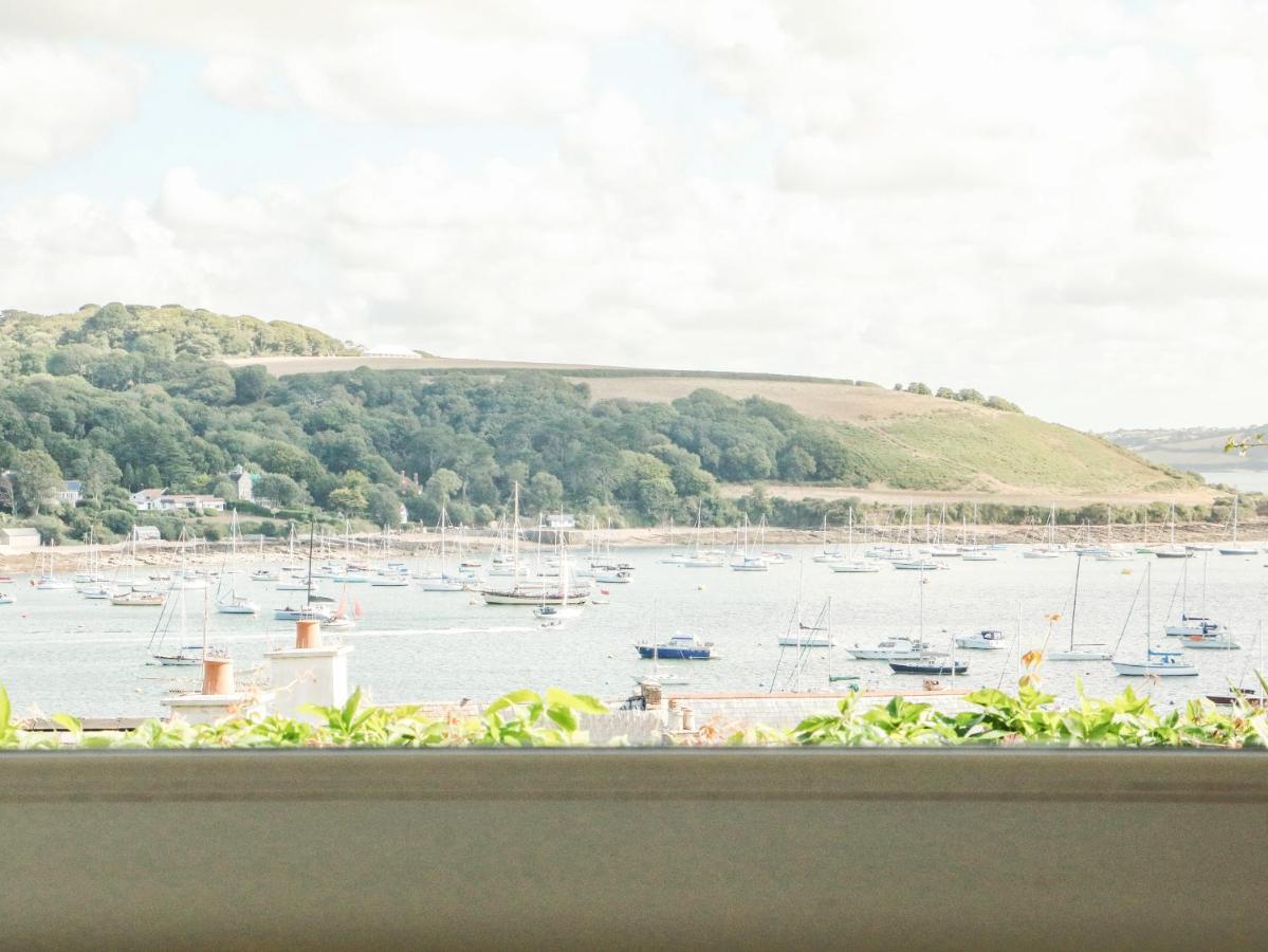 Villa Through The Porthole à Falmouth Extérieur photo