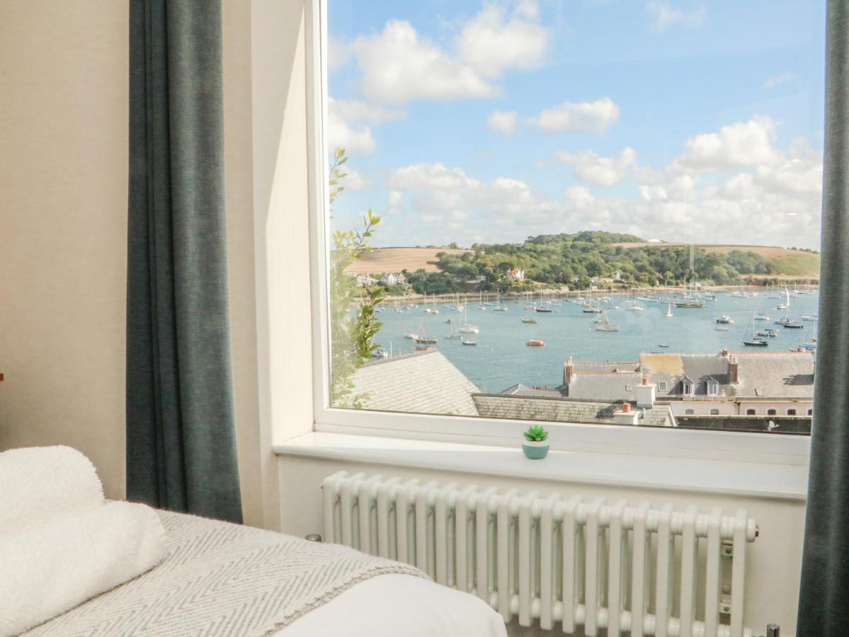Villa Through The Porthole à Falmouth Extérieur photo